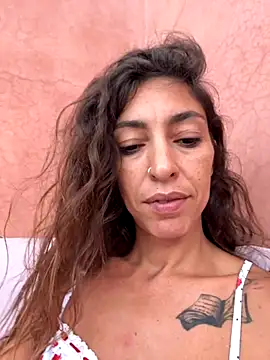 Snapshot of amanilouve chatting on 09.08.25 amanilouve online show from 09.08.25