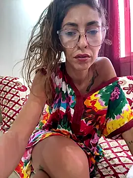 Snapshot of amanilouve chatting on 09.14.25 amanilouve online show from 09.14.25