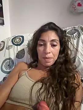 Snapshot of amanilouve chatting on 09.20.25 amanilouve online show from 09.20.25