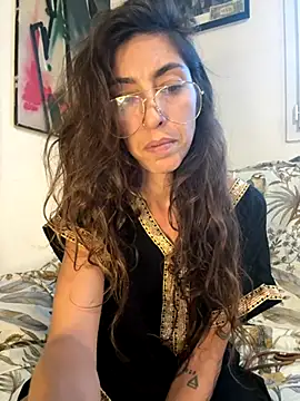 amanilouve online show from 11.25.25