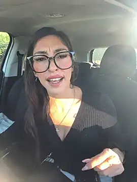 amanilouve online show from 12.18.25