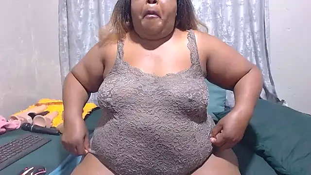 MatureBootyBabe4Uxx online show from 05.25.26