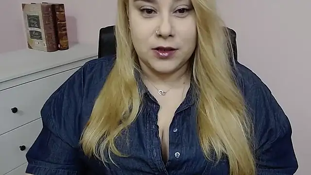 XgloryHAILEY online show from 03.18.25