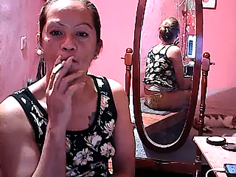 Snapshot of yummy_21xxx chatting on 12.29.24 yummy 21xxx online show from 12.29.24