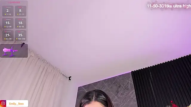 Snapshot of emily_fox1 chatting on 12.15.24 emily fox1 online show from 12.15.24