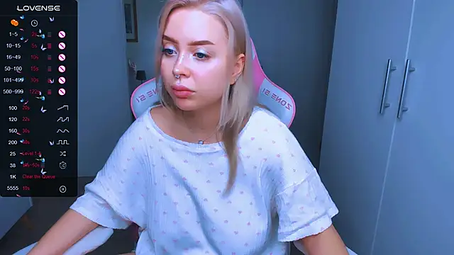 MonaLauu online show from 12.28.24