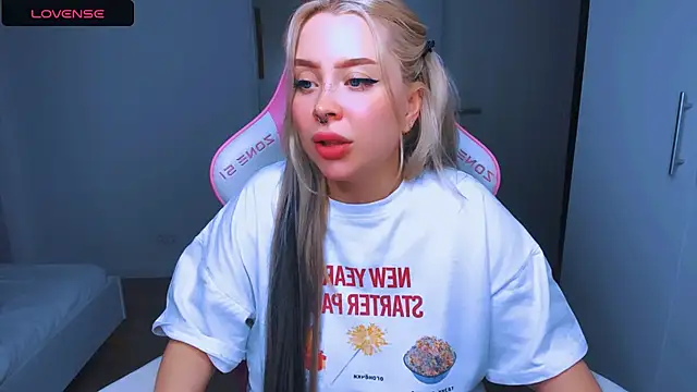 MonaLauu online show from 01.11.25