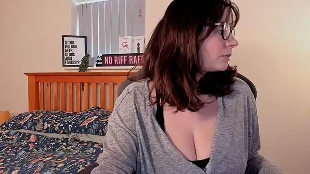 LucieWinters UK online show from 01.06.25