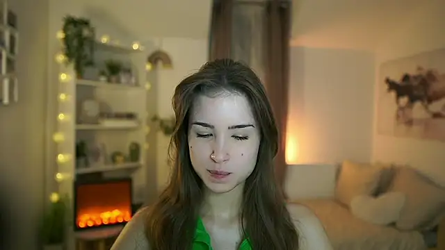 Snapshot of Abella_Danger_X chatting on 12.16.24 Abella Danger X online show from 12.16.24