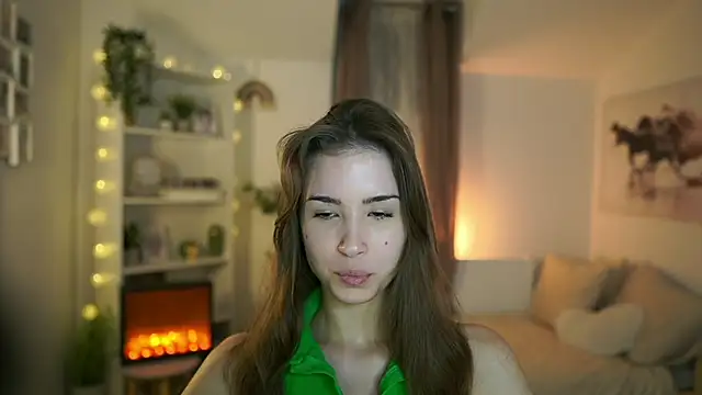 Snapshot of Abella_Danger_X chatting on 12.16.24 Abella Danger X online show from 12.16.24