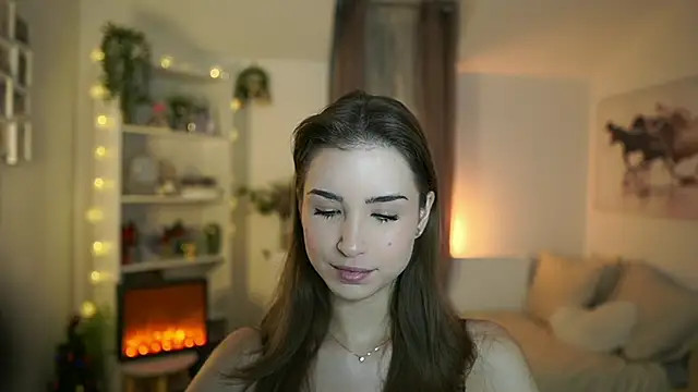 Snapshot of Abella_Danger_X chatting on 12.17.24 Abella Danger X online show from 12.17.24