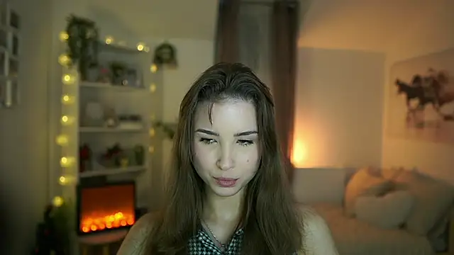 Snapshot of Abella_Danger_X chatting on 12.22.24 Abella Danger X online show from 12.22.24