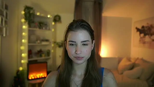 Snapshot of Abella_Danger_X chatting on 12.27.24 Abella Danger X online show from 12.27.24