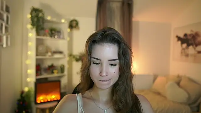 Snapshot of Abella_Danger_X chatting on 12.28.24 Abella Danger X online show from 12.28.24