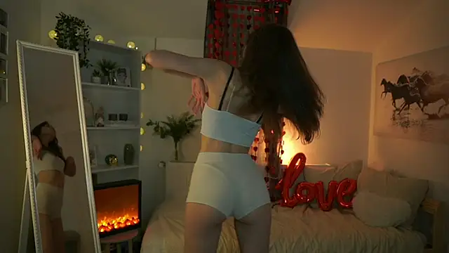 Snapshot of Abella_Danger_X chatting on 02.12.25 Abella Danger X online show from 02.12.25