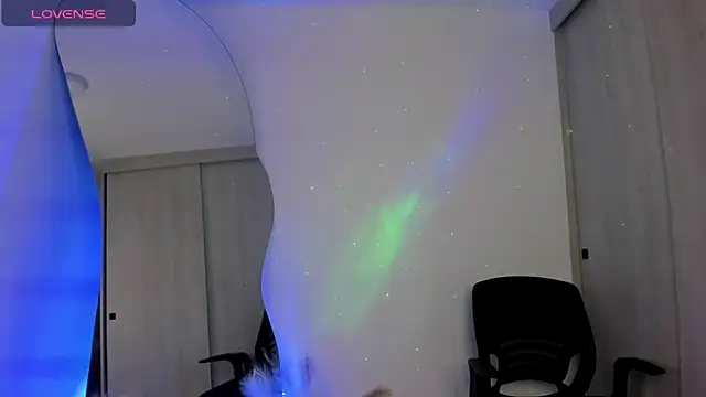 Snapshot of SussiVega chatting on 09.22.25 SussiVega online show from 09.22.25