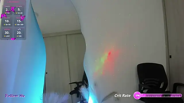 Snapshot of SussiVega chatting on 09.28.25 SussiVega online show from 09.28.25