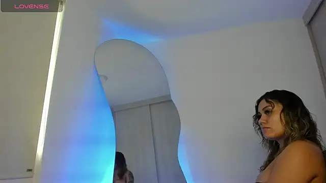 Snapshot of SussiVega chatting on 10.20.25 SussiVega online show from 10.20.25