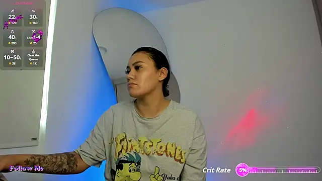 Snapshot of SussiVega chatting on 10.23.25 SussiVega online show from 10.23.25