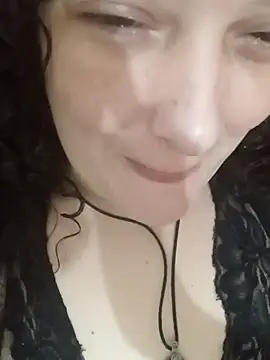 Snapshot of Bella_melada chatting on 10.25.25 Bella melada online show from 10.25.25