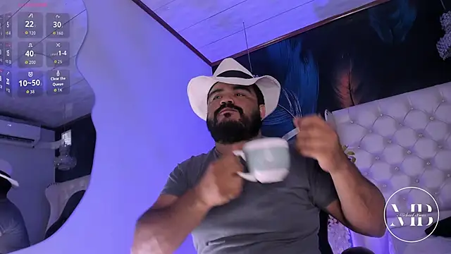 Snapshot of MichaelBear_ chatting on 09.17.25 MichaelBear online show from 09.17.25