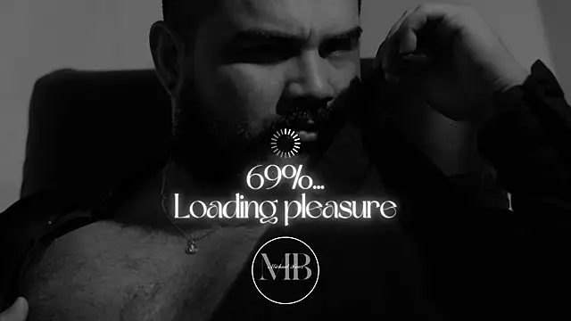 Snapshot of MichaelBear_ chatting on 10.31.25 MichaelBear online show from 10.31.25