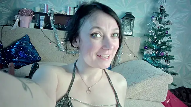 Snapshot of Ria_23 chatting on 12.28.24 Ria 23 online show from 12.28.24