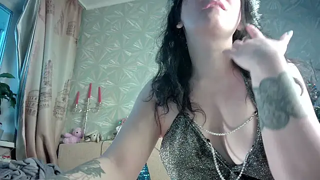Snapshot of Ria_23 chatting on 12.31.24 Ria 23 online show from 12.31.24