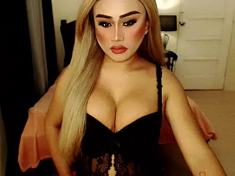 Snapshot of MISTRESS_OF_EVILCUMxx chatting on 03.17.25 MISTRESS OF EVILCUMxx online show from 03.17.25