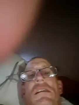 Snapshot of Wyley@xh chatting on 10.26.25 Wyleyxh online show from 10.26.25