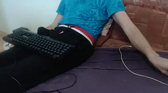 Snapshot of VASKOS178 chatting on 12.19.24 VASKOS178 online show from 12.19.24