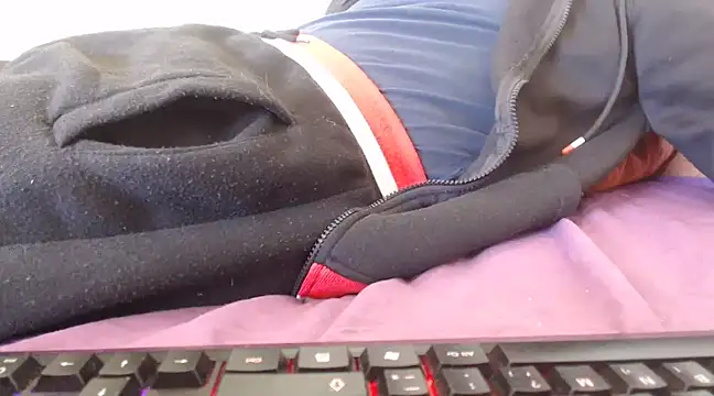 Snapshot of VASKOS178 chatting on 03.18.25 VASKOS178 online show from 03.18.25