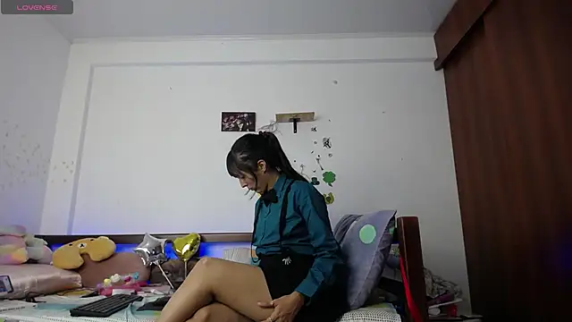 Snapshot of Moon_lunita chatting on 03.17.25 Moon lunita online show from 03.17.25