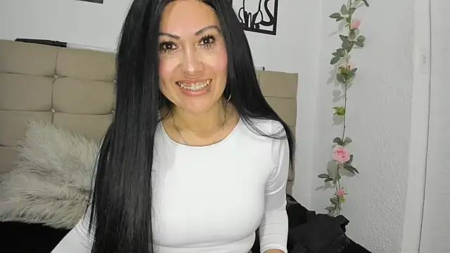 Tania mature online show from 05.26.26