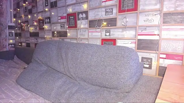 Snapshot of VickyBoobs chatting on 09.13.25 VickyBoobs online show from 09.13.25