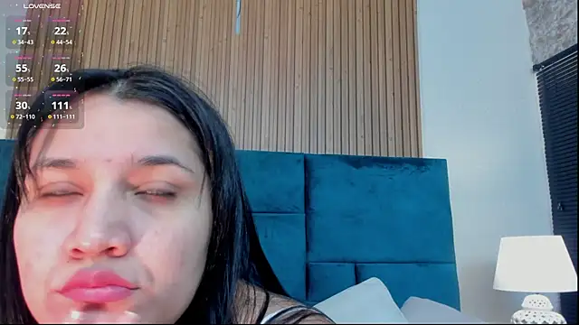 Snapshot of Kareena_chopra chatting on 06.16.26 Kareena chopra online show from 06.16.26