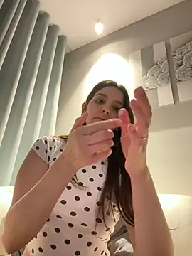 DoriDeluxe66 online show from 02.20.25