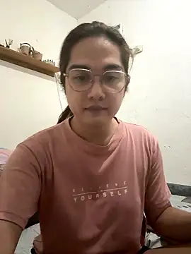 Snapshot of MarieLoveGlamorous chatting on 01.12.26 MarieLoveGlamorous online show from 01.12.26