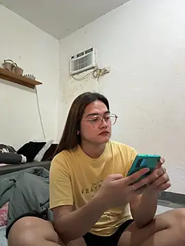 Snapshot of MarieLoveGlamorous chatting on 02.19.26 MarieLoveGlamorous online show from 02.19.26