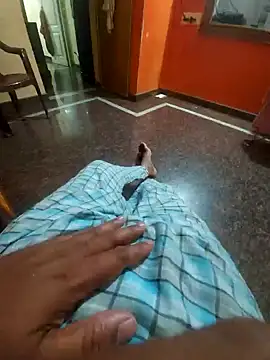 Snapshot of Stripkomal chatting on 11.05.25 Stripkomal online show from 11.05.25