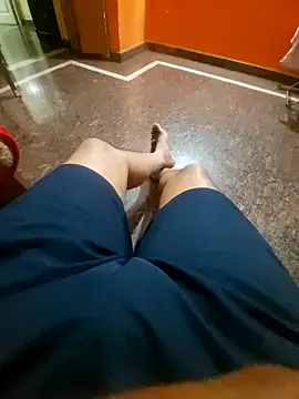 Snapshot of Stripkomal chatting on 12.19.25 Stripkomal online show from 12.19.25