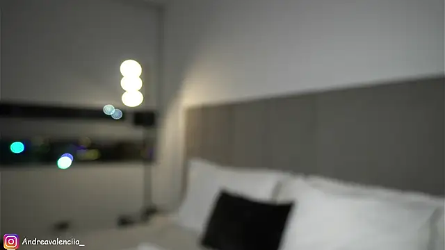 Snapshot of kendall_ruiz chatting on 02.21.25 kendall ruiz online show from 02.21.25