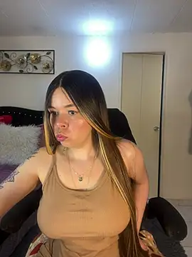 Snapshot of carolina16love chatting on 04.21.26 carolina16love online show from 04.21.26