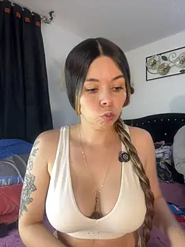 Snapshot of carolina16love chatting on 04.22.26 carolina16love online show from 04.22.26