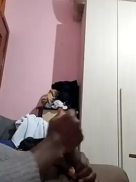 Snapshot of biglongdickx chatting on 01.28.25 biglongdickx online show from 01.28.25