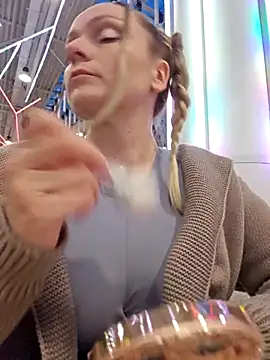 Bondgirl 013 online show from 12.21.25