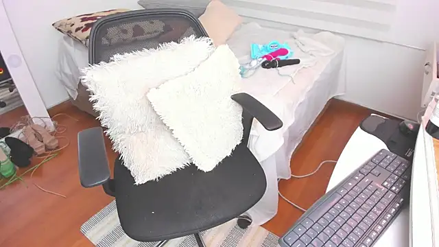 SharonVelvet online show from 12.21.24