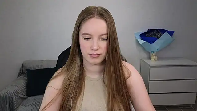 Snapshot of EvaMaddison chatting on 12.17.24 EvaMaddison online show from 12.17.24