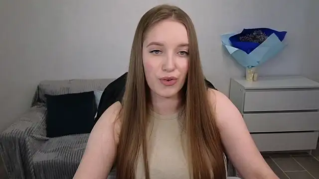 Snapshot of EvaMaddison chatting on 12.17.24 EvaMaddison online show from 12.17.24