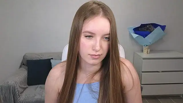 Snapshot of EvaMaddison chatting on 12.22.24 EvaMaddison online show from 12.22.24